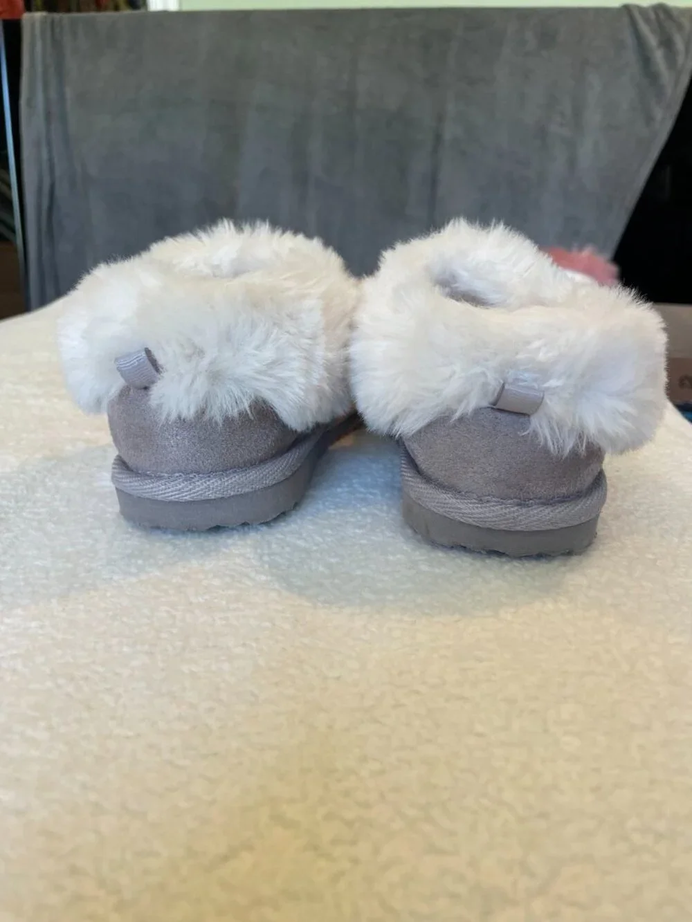 Adorable Toddler/kid's Slippers by Wonder Nation Size 7-8